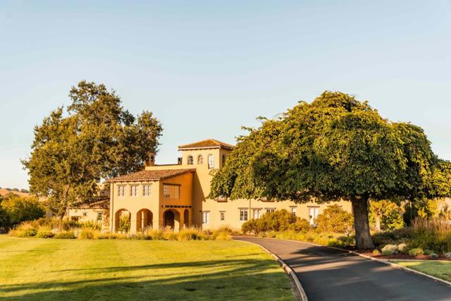 8 Corral Run, Carmel CA: https://media.crmls.org/mediaz/814a127f-309c-41d3-8f3b-580774dbe50a.jpg