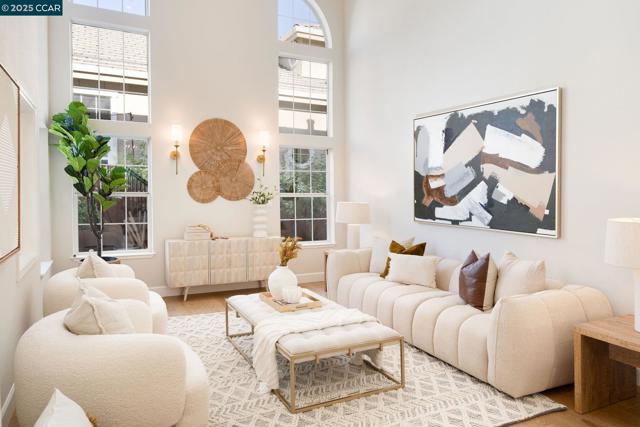 508 Zenith Ridge Dr, Danville CA: https://media.crmls.org/mediaz/814b19f7-de76-4e10-a32c-30239d57c78d.jpg
