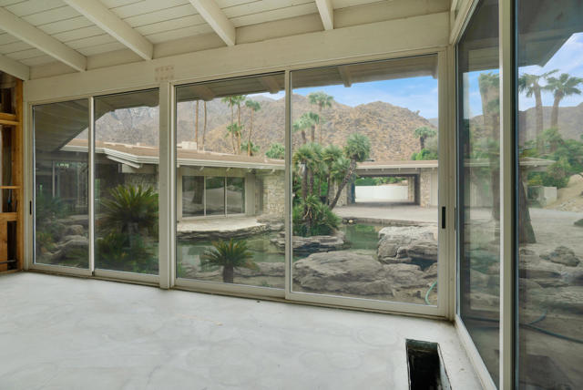 925 W Coronado Avenue, Palm Springs, CA 92262