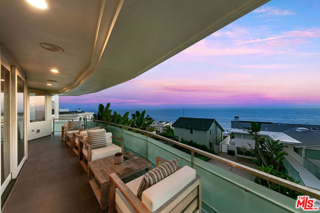 31558 Victoria Point Road, Malibu CA: https://media.crmls.org/mediaz/814df31c-62f9-4d29-a15b-21f67cbf39d3.jpg