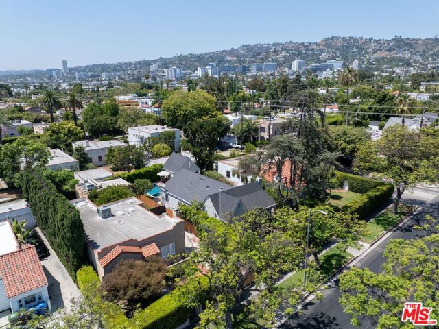 749 N Crescent Heights Boulevard, Los Angeles CA: https://media.crmls.org/mediaz/814e14ac-0e44-4037-b9de-de0deb425ba6.jpg