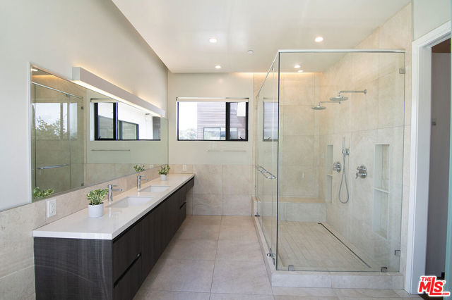 362 N Norton Avenue, Los Angeles CA: https://media.crmls.org/mediaz/814f4e37-85aa-4b89-ab11-89a65096ba3b.jpg