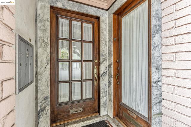 2033 Clement St, San Francisco CA: https://media.crmls.org/mediaz/814fc3e5-0d75-4dd4-8fd3-37252b6f3075.jpg