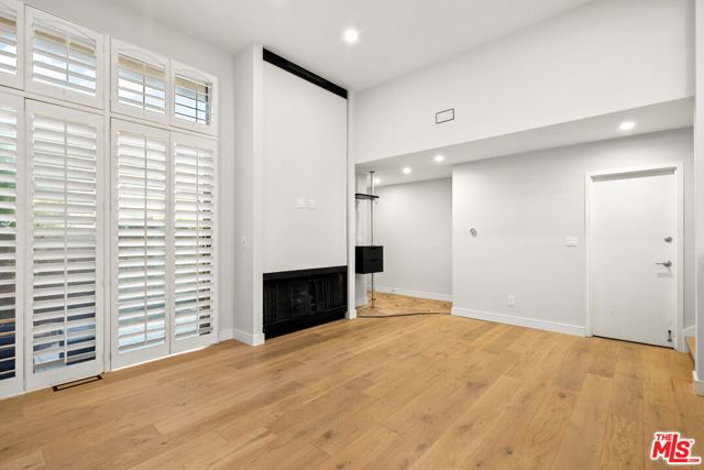 4771 La Villa Marina, Marina del Rey CA: https://media.crmls.org/mediaz/8150a9fe-6a29-4454-a3ca-2bb9900581fa.jpg