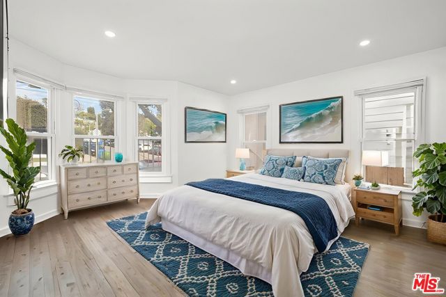 2622 2nd Street, Santa Monica CA: https://media.crmls.org/mediaz/8151004b-f08d-4103-b4d9-5a1ce89db0d7.jpg