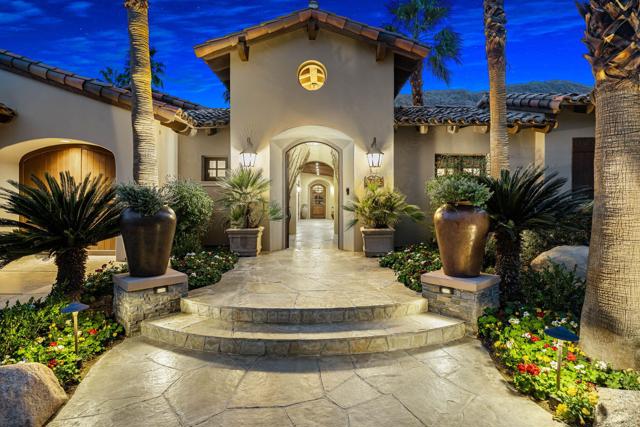 77205 Loma Vista, La Quinta CA: https://media.crmls.org/mediaz/8151c7d0-bd3c-47b3-af9a-e23ba23360b0.jpg