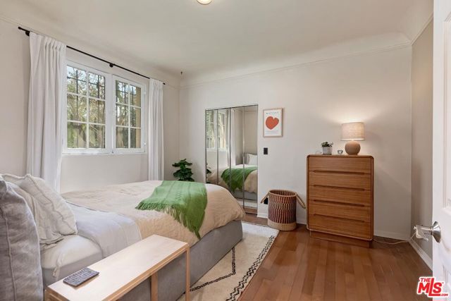1345 N Hayworth Avenue, West Hollywood CA: https://media.crmls.org/mediaz/81524bfd-d3a3-4882-8568-239ce07d0375.jpg