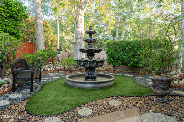 1694 Margate Place, Westlake Village CA: https://media.crmls.org/mediaz/8152a450-a985-45c7-91bc-c5f88ea88d13.jpg