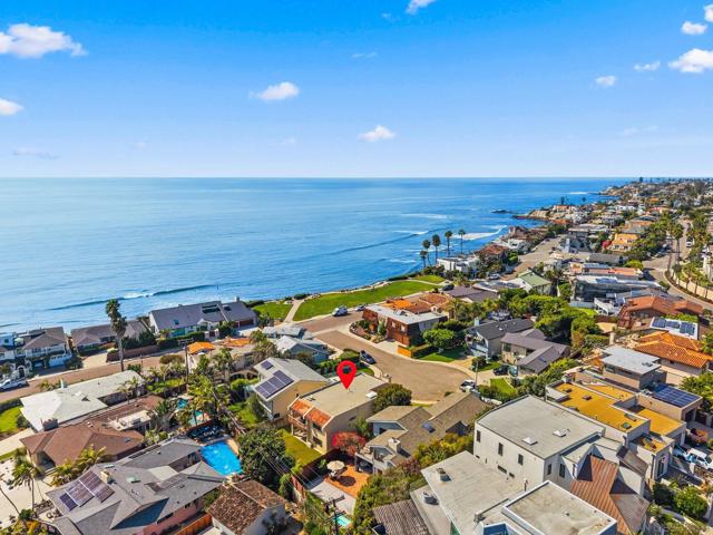 315 Colima Court, La Jolla CA: https://media.crmls.org/mediaz/81530268-4af3-453f-9363-1fefe7776162.jpg