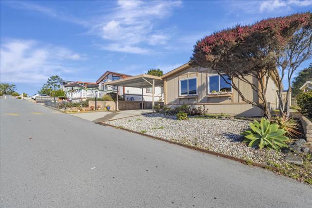 22 Canada Cove Avenue, Half Moon Bay CA: https://media.crmls.org/mediaz/8153d906-709d-4dd3-aac1-4fdb2ab174a3.jpg