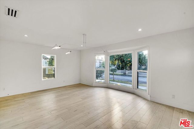 4122 S Bronson Avenue, Los Angeles CA: https://media.crmls.org/mediaz/81546a0f-134f-452d-b79a-a2c57ee7211f.jpg