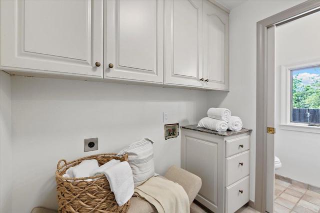 17095 Summit Way, Los Gatos CA: https://media.crmls.org/mediaz/81548896-16cc-4b4a-acfa-74789b1f2cfc.jpg