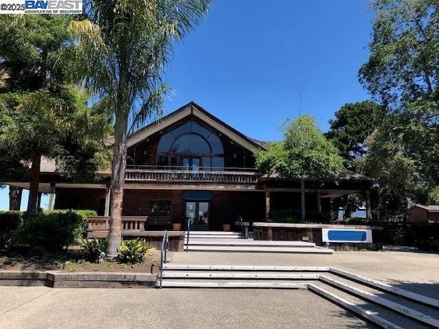 37 Clipper Drive, Alameda CA: https://media.crmls.org/mediaz/8154bdfe-1c5f-4aec-b67e-b6ce42d49b50.jpg