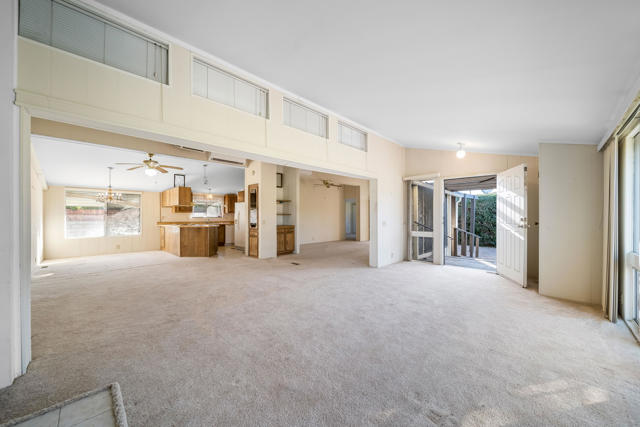 33440 Carlsbad Circle, Thousand Palms CA: https://media.crmls.org/mediaz/8154fb08-0460-47f9-8155-61f8eb1a8427.jpg