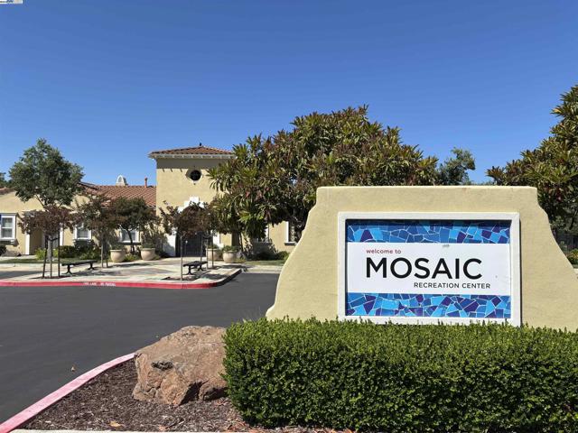 5010 Barrenstar Way, San Ramon CA: https://media.crmls.org/mediaz/81557d2e-13f7-4d17-bc25-cf6883f19d51.jpg