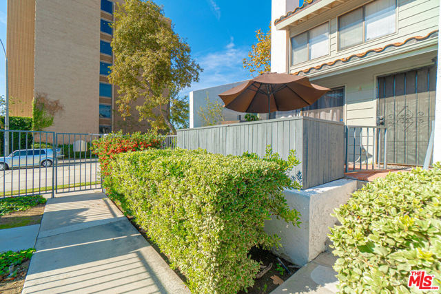 7312 Bright Avenue, Whittier CA: https://media.crmls.org/mediaz/81558250-77d5-448e-875e-3458506430bb.jpg