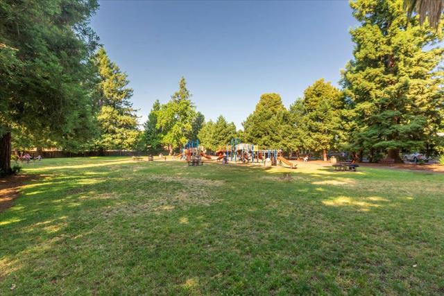 1403 Hudson Street, Redwood City CA: https://media.crmls.org/mediaz/815633f1-e740-40f9-affa-ff3089aad8ae.jpg