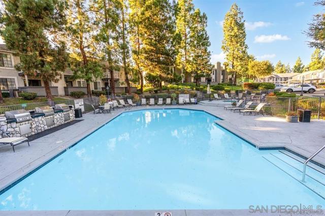 15078 Avenida Venusto, San Diego CA: https://media.crmls.org/mediaz/81563709-8119-47ed-b907-7932e8fbcc2f.jpg