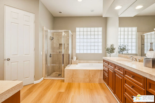 Image 21 of 39 For 2 Brentwood Way