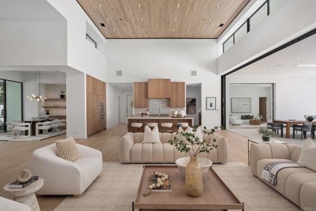 5471 73 La Crescenta, Rancho Santa Fe CA: https://media.crmls.org/mediaz/81568c94-84b1-4115-8668-99735953aa1a.jpg