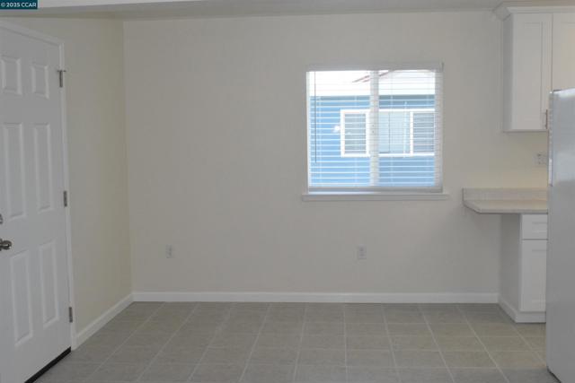 2518 Manchester Ave, San Pablo CA: https://media.crmls.org/mediaz/8156d722-9950-4d41-9e35-b2e7b4eae167.jpg