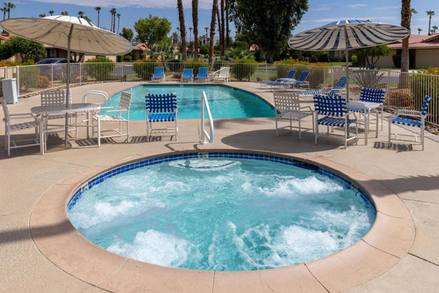 40 Joya Drive, Palm Desert CA: https://media.crmls.org/mediaz/815725d4-67df-4214-b821-d11f26c460b3.jpg