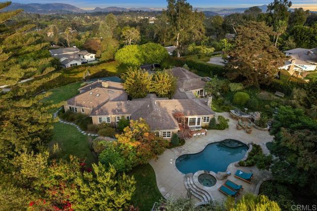 5499 Avenida Maravillas, Rancho Santa Fe CA: https://media.crmls.org/mediaz/81578a6e-3196-4631-aab5-d48d861215ed.jpg