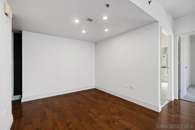 425 W Beech St, San Diego CA: https://media.crmls.org/mediaz/815811d6-50ef-4f6e-b24a-a533efa28e8b.jpg