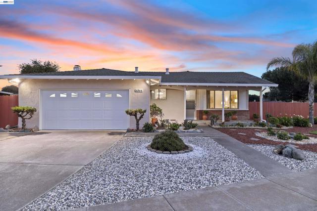 6364 Honeysuckle Dr, Newark CA: https://media.crmls.org/mediaz/8158a9fb-7023-4299-a989-0f5a8673a188.jpg