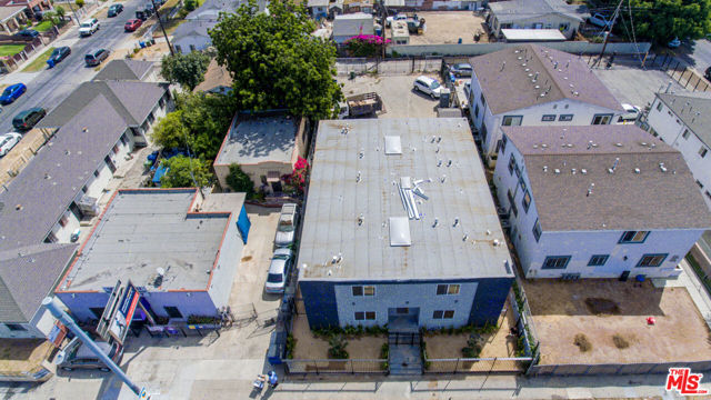 10412 S Figueroa Street, Los Angeles CA: https://media.crmls.org/mediaz/8158e1c9-5060-4d35-9df6-e93ff68a07f3.jpg