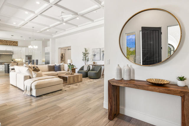 81350 Merv Griffin Way, La Quinta CA: https://media.crmls.org/mediaz/815982b4-34bc-4fc2-9758-26c6b5534415.jpg