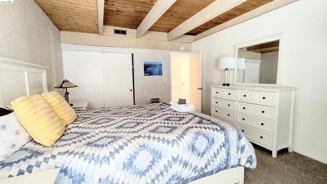 3535 Lake Tahoe Blvd, South Lake Tahoe CA: https://media.crmls.org/mediaz/815a114f-bfe8-46be-99f6-55c97419cd11.jpg
