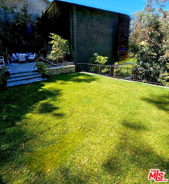 1782 Viewmont Drive, Los Angeles CA: https://media.crmls.org/mediaz/815b56c4-a196-46f1-b2b3-446a957e7c56.jpg