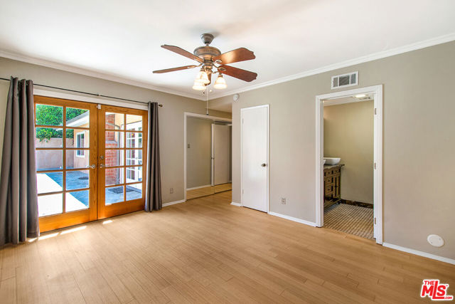 16015 KITTRIDGE Street photo 7