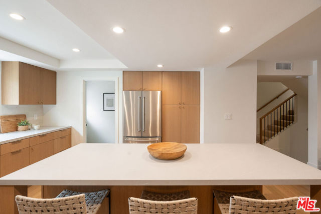 13245 Fiji Way, Marina del Rey CA: https://media.crmls.org/mediaz/815c33c9-026b-4c2d-9126-e41900863c5f.jpg