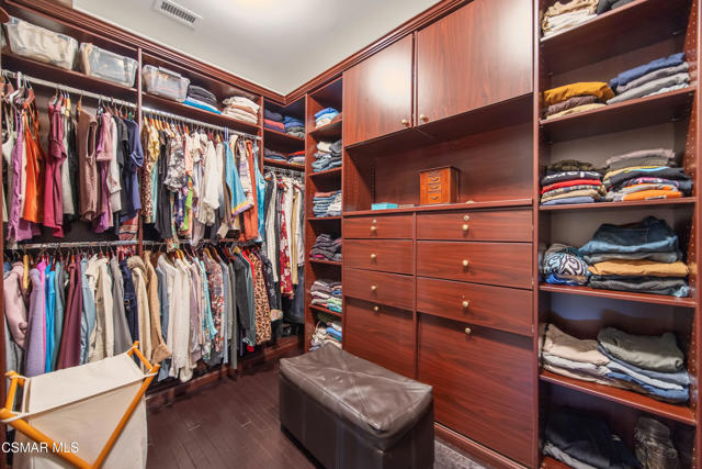 5309 Via Rincon, Newbury Park CA: https://media.crmls.org/mediaz/815cc887-e3ea-4140-8dfc-56fe51c1fb04.jpg