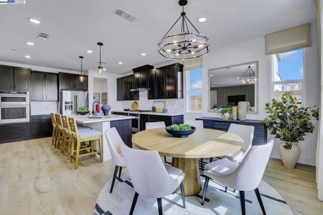 367 W CALABRIA DRIVE, Mountain House CA: https://media.crmls.org/mediaz/815cd643-0d91-4ec1-9e2f-7ceee7a504ca.jpg