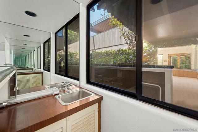2195 Hayden Way, San Diego CA: https://media.crmls.org/mediaz/815ce223-3124-4bcc-a50b-ae58a22a49b4.jpg