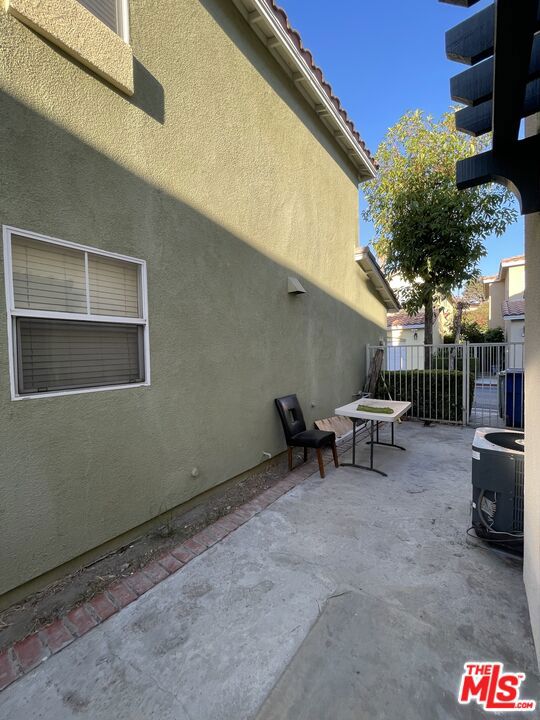 121 Cancion Way, Los Angeles CA: https://media.crmls.org/mediaz/815d1e16-4d2a-4f35-9cbf-36a8e1cc7a42.jpg