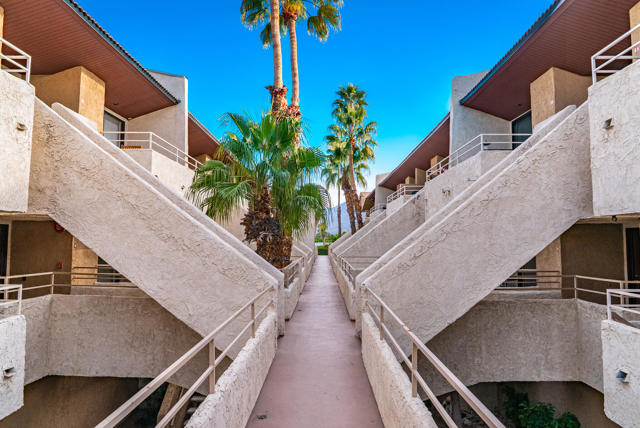 Image 11 of 13 For 471 Calle El Segundo C13