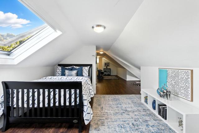 35 Mono Street, Brisbane CA: https://media.crmls.org/mediaz/815d3ce7-e932-450b-968b-494ff7bdb0c4.jpg