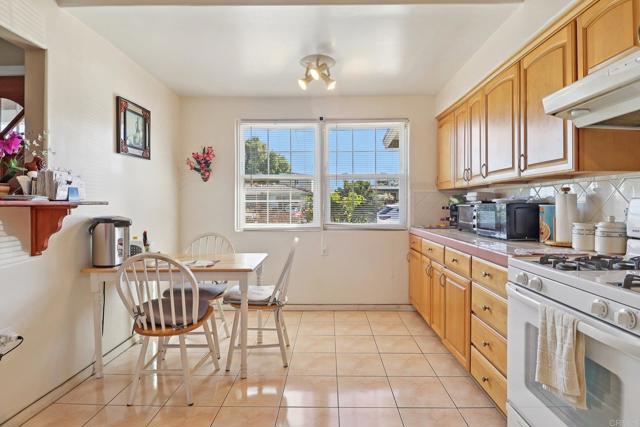 Detail Gallery Image 8 of 28 For 3836 Brems St. St, San Diego,  CA 92115 - 2 Beds | 1 Baths