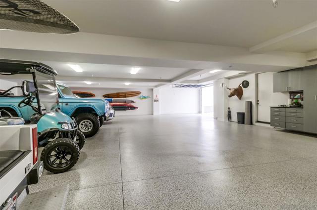 969 Adella Ave, Coronado CA: https://media.crmls.org/mediaz/815eacee-d7c5-4855-9db8-e40aca461c2c.jpg
