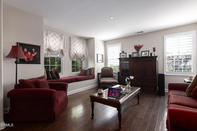 Image 3 of 60 For 10931 Shadow Hills Avenue