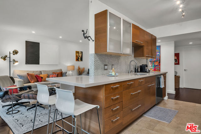 7300 Franklin Avenue, Los Angeles CA: https://media.crmls.org/mediaz/815f85b7-41c1-4f3d-b080-ab41d3e977b9.jpg
