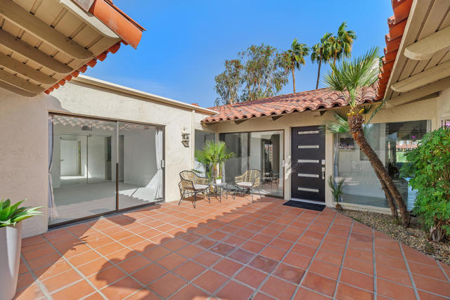 49835 Adelito Drive, La Quinta CA: https://media.crmls.org/mediaz/815fe1dd-52af-4130-a607-08fe260ce9c4.jpg