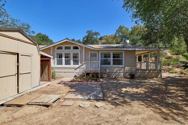 14625 Mussey Grade Rd, Ramona CA: https://media.crmls.org/mediaz/815fe63f-6f45-43ef-9ff5-a0cb3f408ec7.jpg