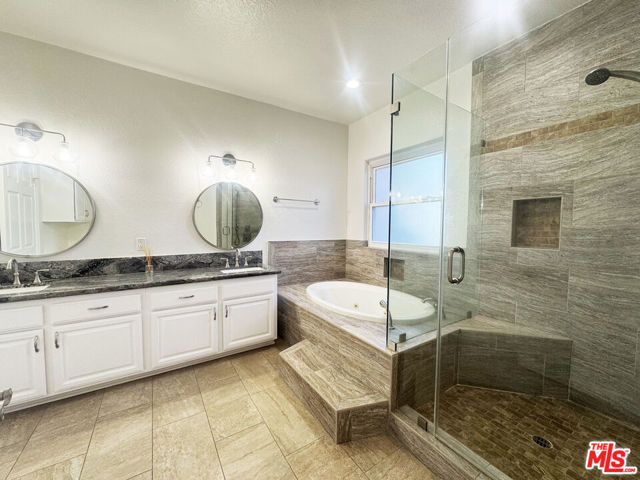 14271 Dickens Street, Sherman Oaks CA: https://media.crmls.org/mediaz/81602fc2-90b3-4b48-8e15-658944f63a20.jpg