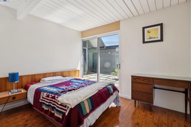 3767 Gainsborough Dr, Concord CA: https://media.crmls.org/mediaz/8160cf95-65f9-467a-bc45-5a0fe1e09544.jpg