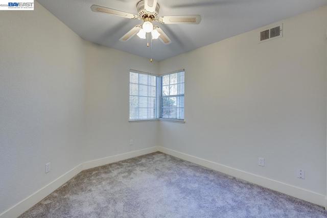 8524 Oak Harbour Ct, Fair Oaks CA: https://media.crmls.org/mediaz/81610dac-d712-48ae-8d9c-e509354c7906.jpg